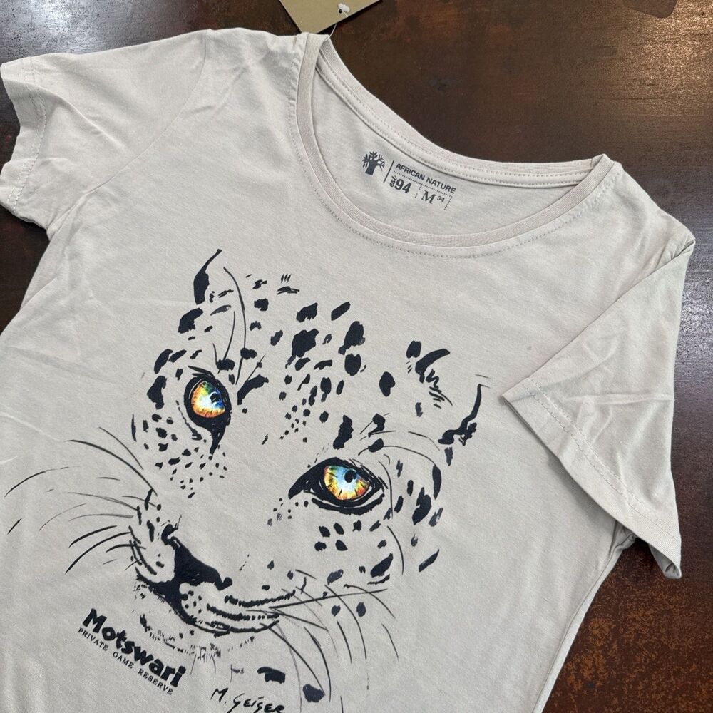 Leopard Graphic Tee Colorful eyes Tan Motswari African Nature Med Outdoor Travel